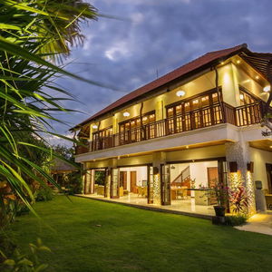 Hotel La Bali cazare Denpasar