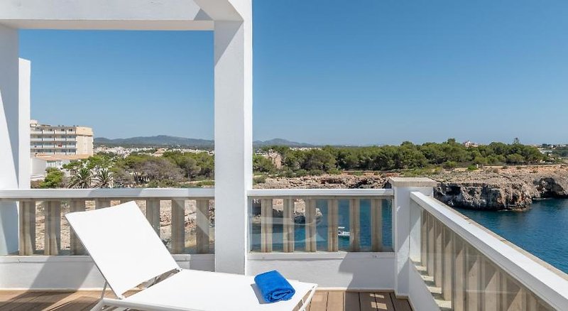 Orange Colom Seaside Apartments