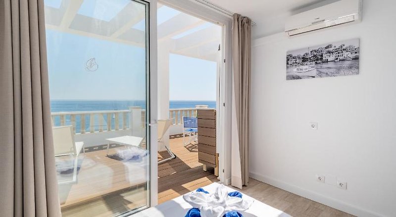 Orange Colom Seaside Apartments