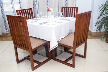 Flomi Hotel