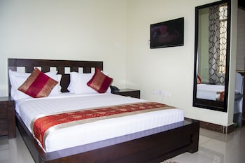 Flomi Hotel