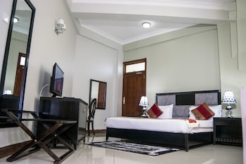 Flomi Hotel