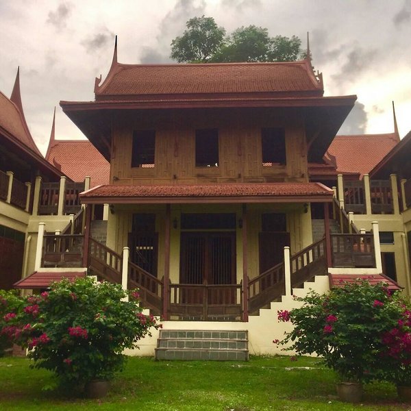 Hotel Luang Chumni Village
