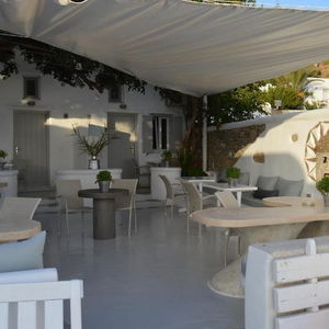 Hotel Flaskos Suites cazare Agios Stefanos