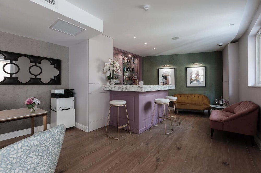 123 Mainstreet Boutique Hotel