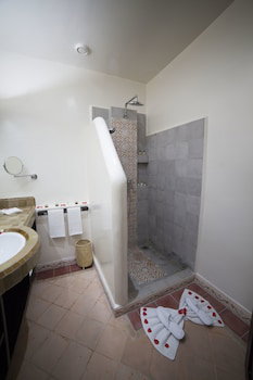 Borjs Hotel Suites & Spa
