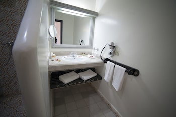 Borjs Hotel Suites & Spa