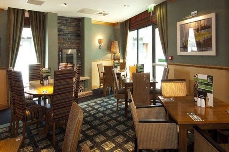 Premier Inn Glasgow Cambuslang M74 J2A