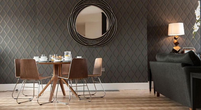 Hotel The Halston Aparthotel