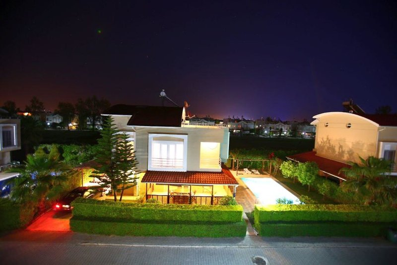 Hotel Paradise Town Villa Royal