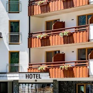 Hotel Hotel Burgstein - Alpin & Lifestyle cazare Langenfeld