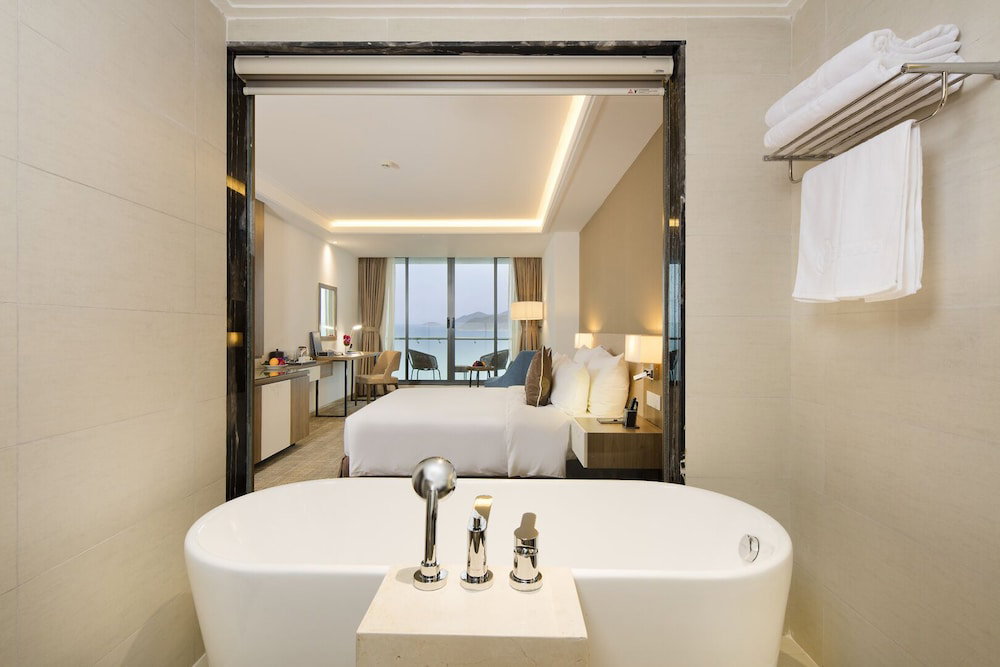 Comodo Nha Trang Hotel