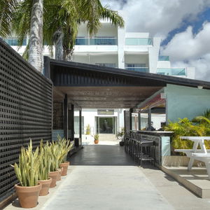 Hotel South Beach By Ocean Hotels - Breakfast Included cazare Barbados