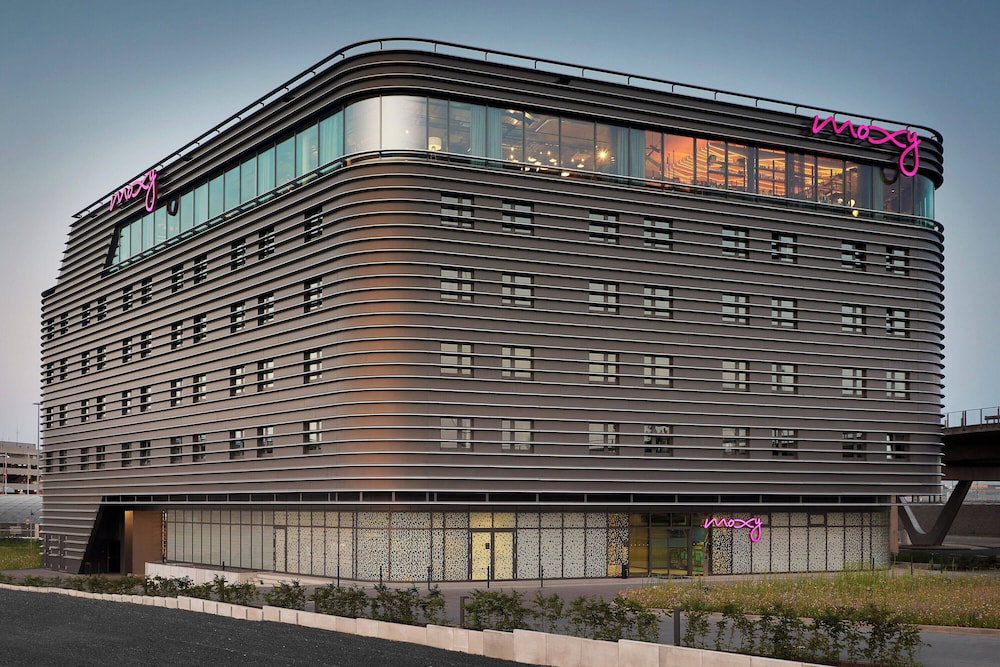 Hotel Moxy Cologne Bonn Airport