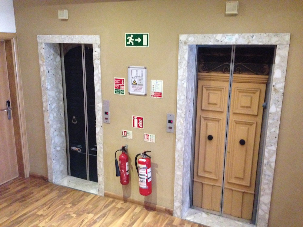 Dean Hamlet Aparthotel