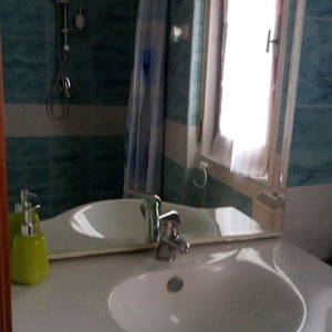 Hotel Lovelybed cazare Aprilia