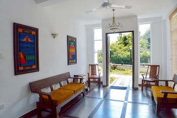 Villa Baywatch Rumassala