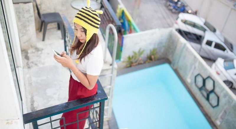 Beehive Phuket Old Town - Hostel