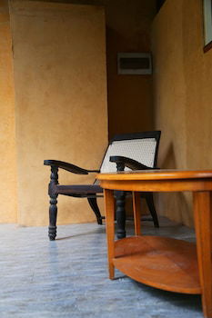 Hotel Jungle Village By Thawthisa