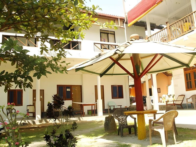Hotel Asanka Surf House