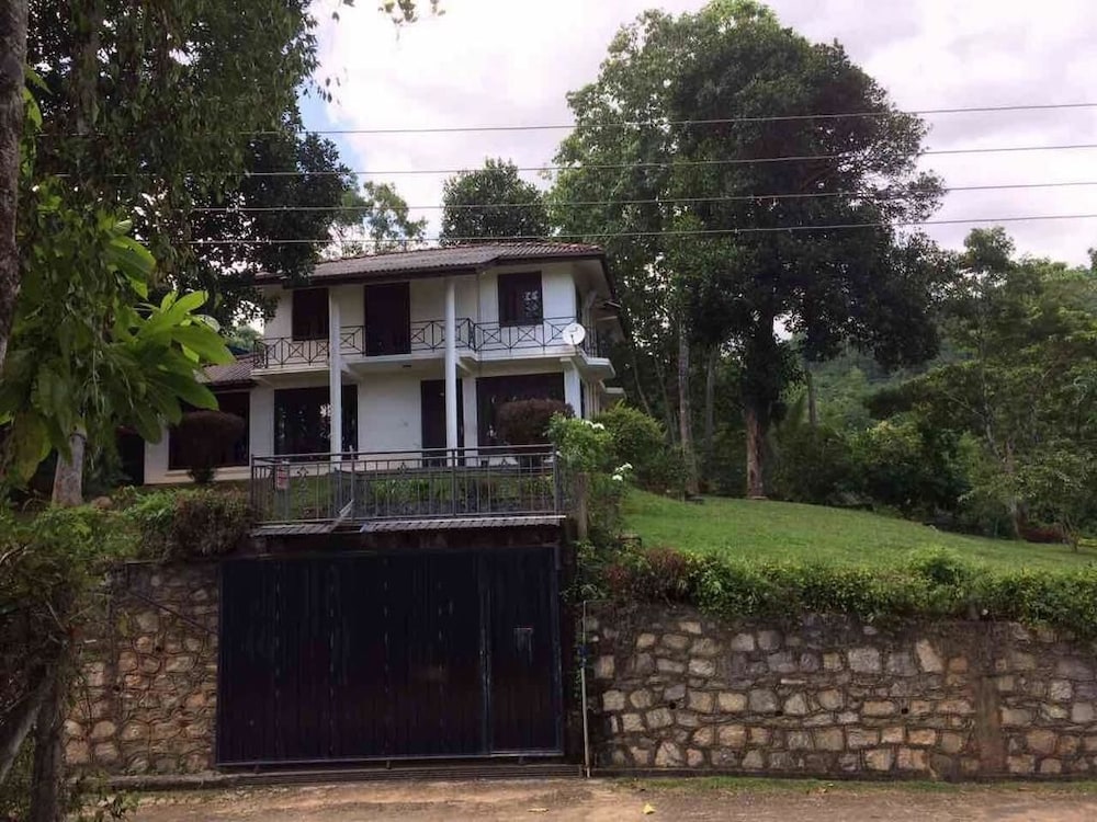 Hotel Kandy C