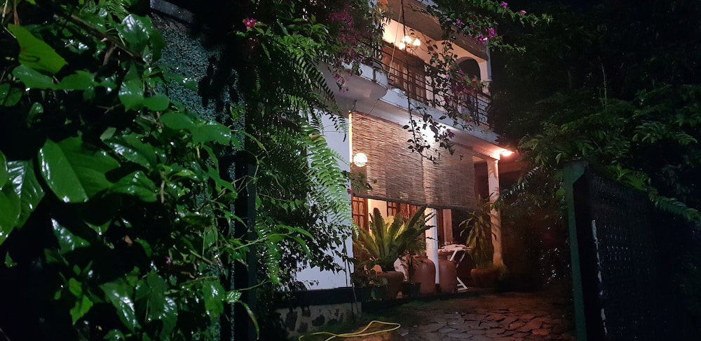 Hotel Knuckles View Bungalow
