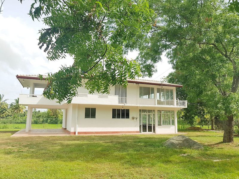 Hotel Barn Villa By Dark