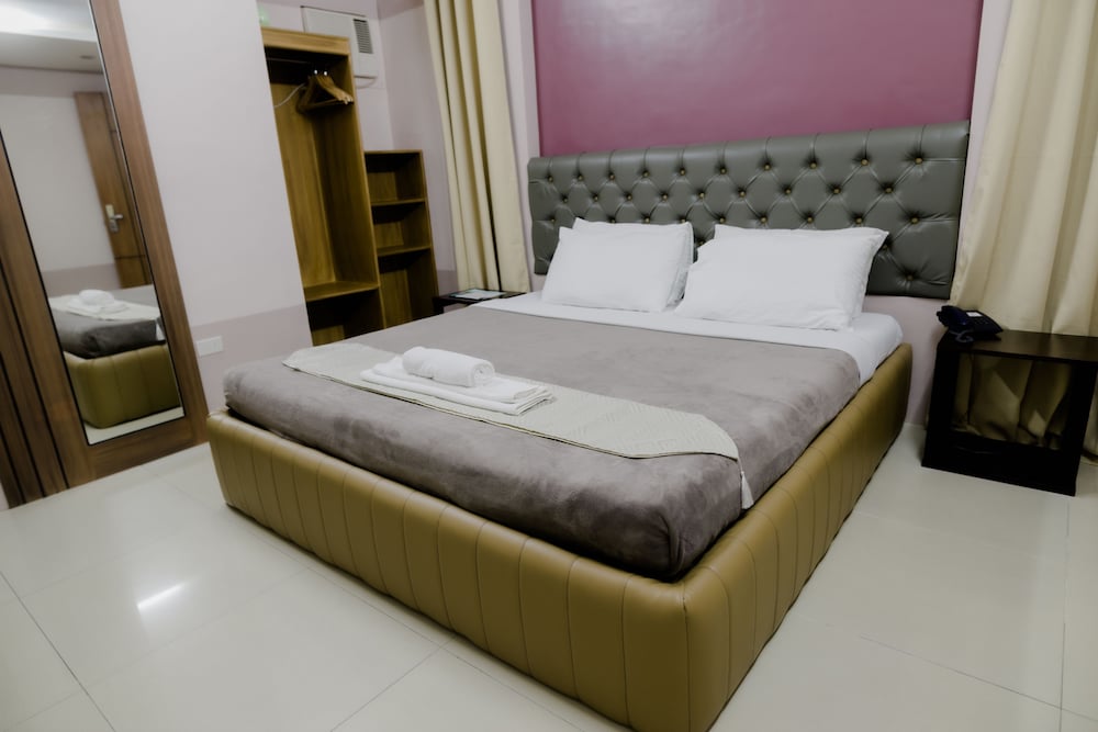 Hotel Ellis Arcade And Suites