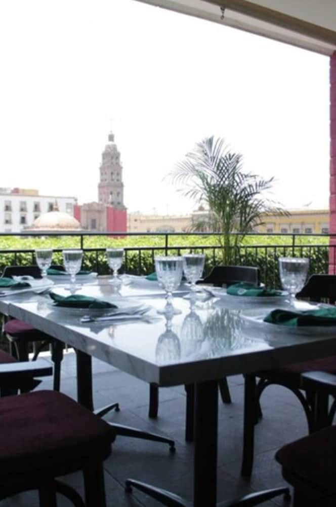 Hotel Ramada Plaza Leon