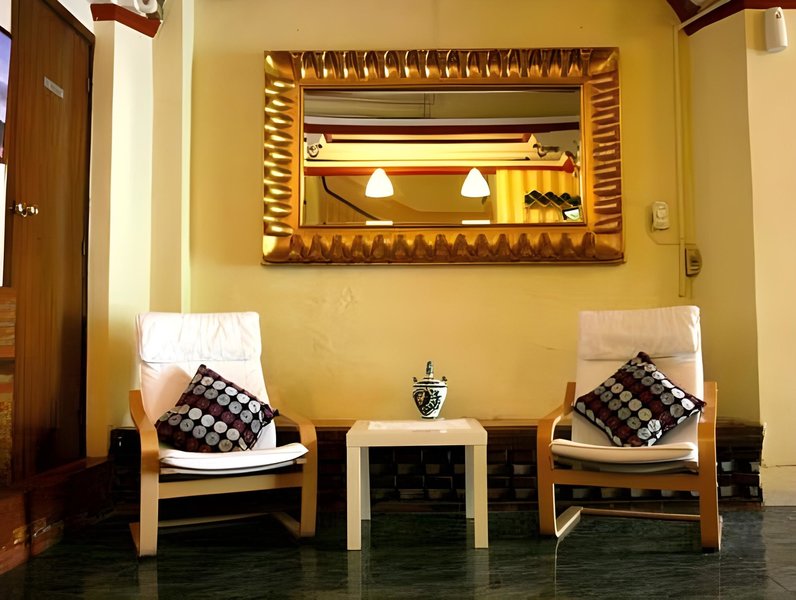 Hotel Duquesa Bed & Breakfast