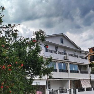 Hotel Apartments Gvozdenovic cazare Petrovac na Moru