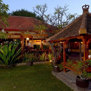 Hotel Banyualit Spa & Resort cazare Lovina Beach