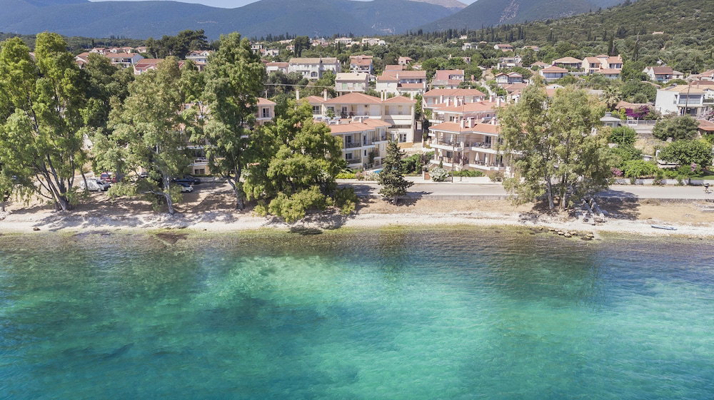 Hotel Meliti Waterfront Suites