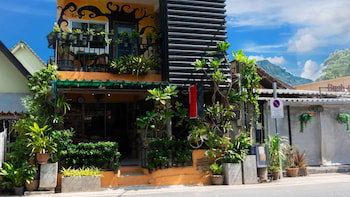 Sabina Guesthouse Kamala Beach