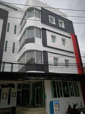 Hotel Roomquest Phuket Patong Beach cazare Patong