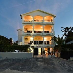 Hotel Mediterraneo Garden Apartments cazare Petrcane