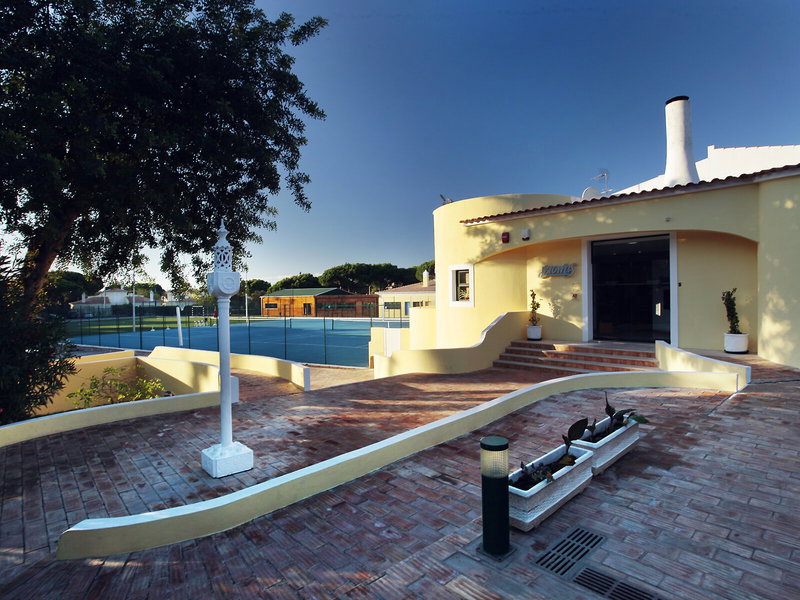 Browns Sports & Leisure Club