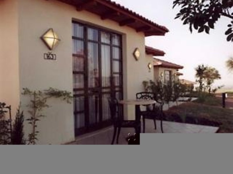 Hotel Green Hills Suites At Shoresh