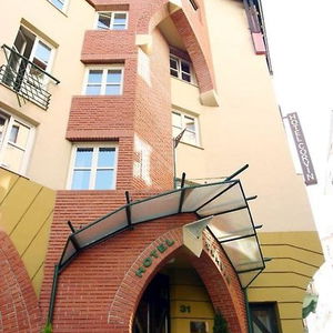 Hotel Corvin Hotel Budapest cazare Budapest