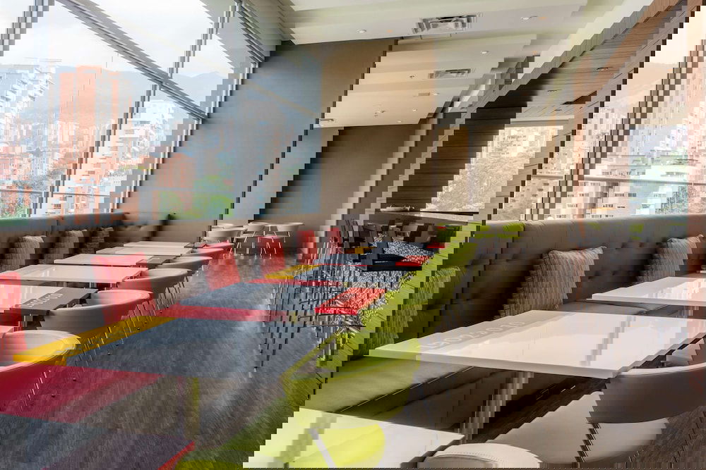 Hotel Hampton By Hilton Medellin