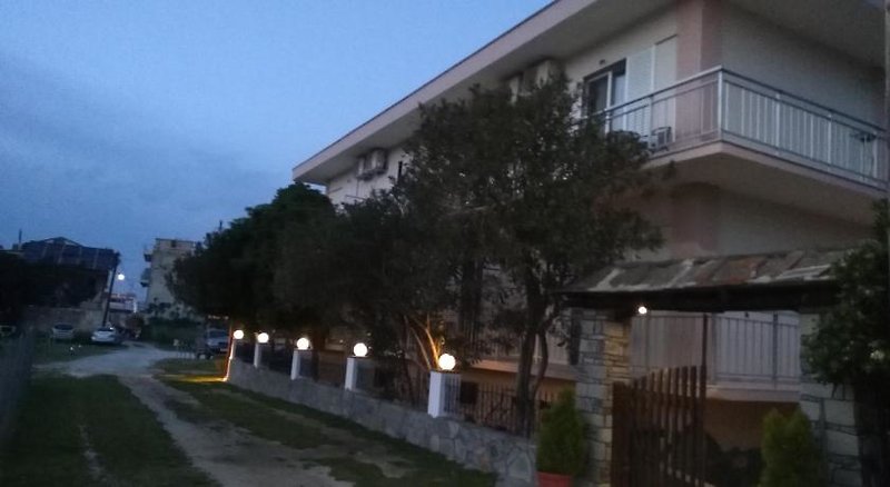 Patra Rooms Skala Prinou