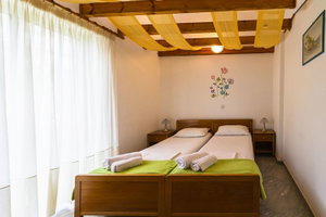 Hotel Iris Apartments cazare Peloponnese