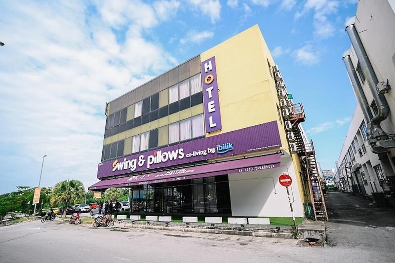 Hotel Swing & Pillows @ Kota Warisan