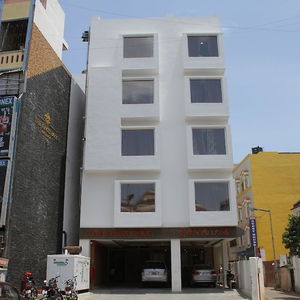 Hotel The Kings Park Chennai cazare Chennai