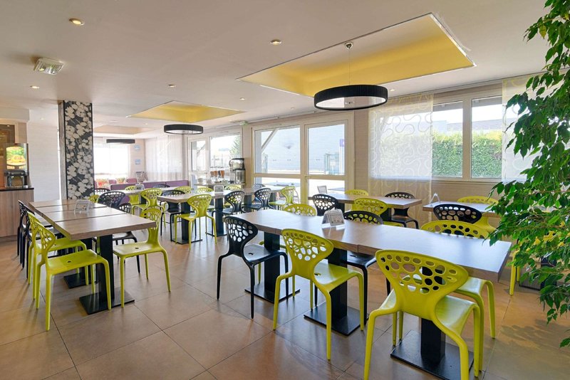 Hotel Hotel Kyriad Lyon Est - Saint Bonnet De Mure
