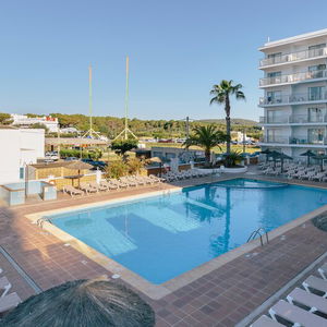 Sejur Leonardo Suites Hotel Ibiza Santa Eulalia vacanta Santa Eulalia