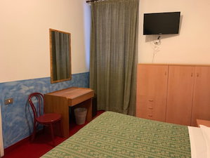 Hotel Calais cazare Milan