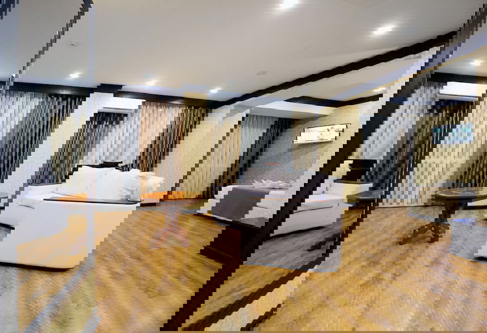 Hotel Orient Star Varaxsha