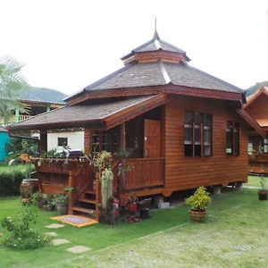 Hotel Golden Teak Resort Baan Sapparot cazare Kamala Beach