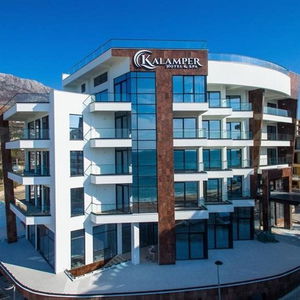 Hotel Kalamper Hotel & Spa cazare Bar